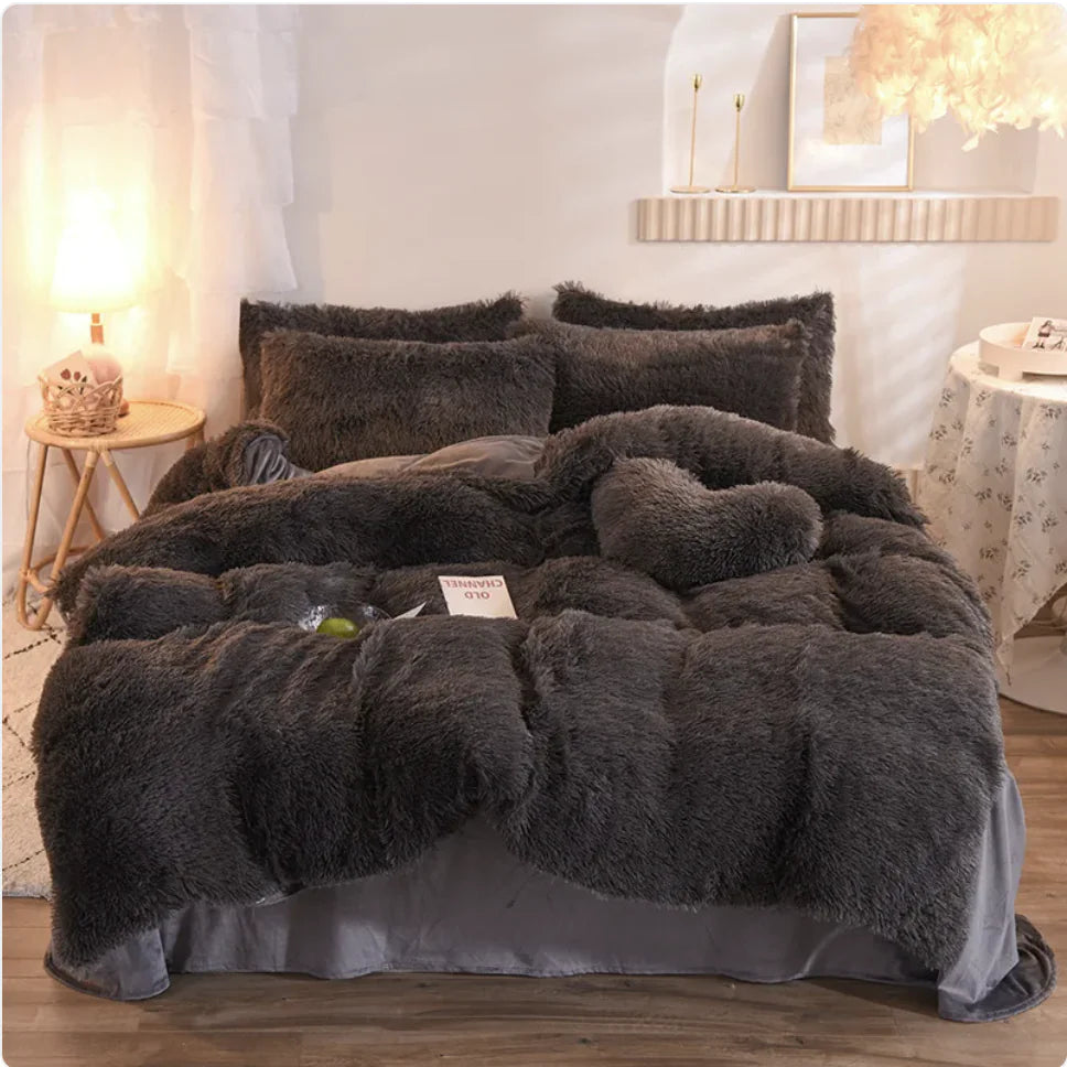 Luxury Plush Fleece Bedding Set - Queen & King Sizes, Warm Quilt Cover & Pillowcases