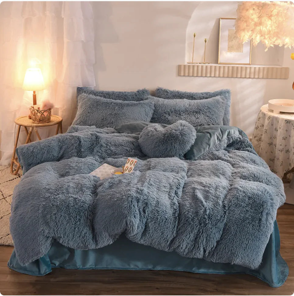 Luxury Plush Fleece Bedding Set - Queen & King Sizes, Warm Quilt Cover & Pillowcases